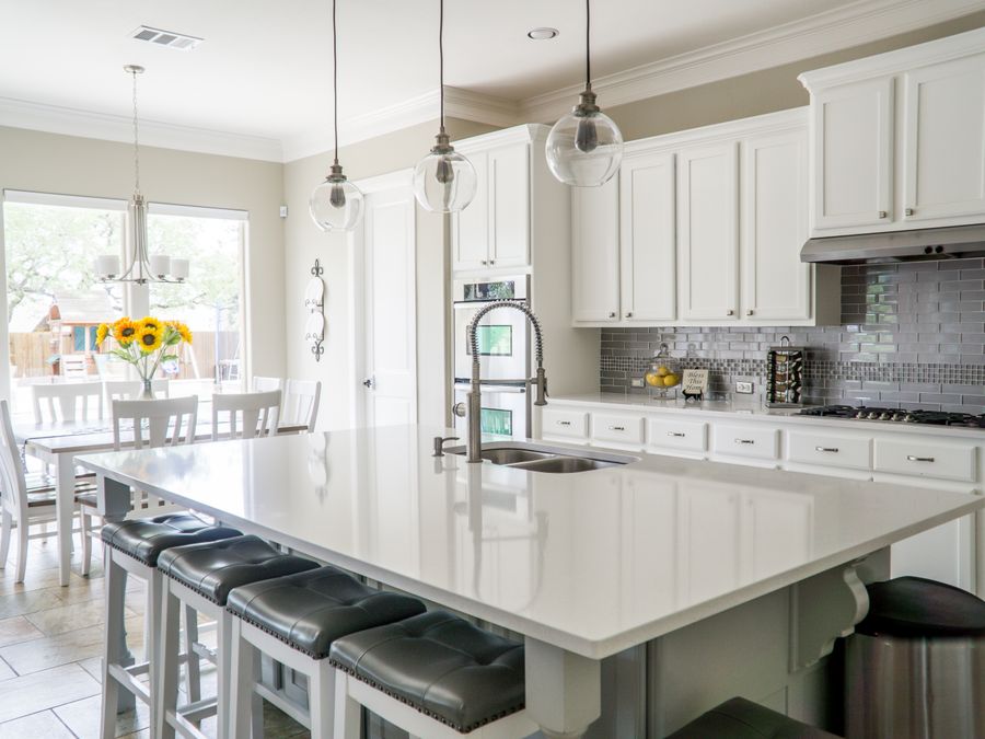 In-frame traditional kitchen with heritage detail
